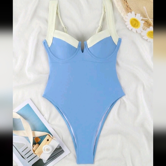 European And American Sexy V-Neck Black And White Splice One-Piece Swimsuit Summ - Picture 2 of 4